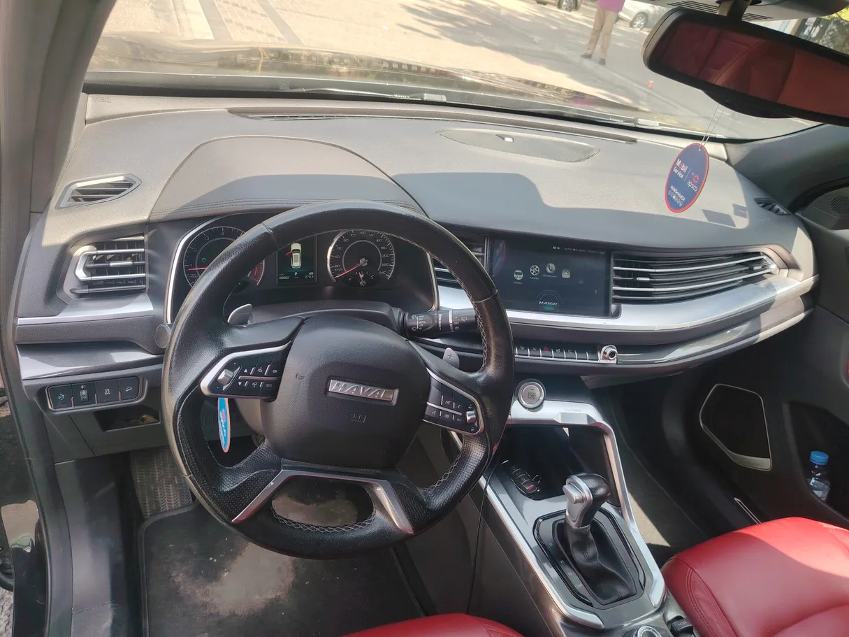 Car image 11
