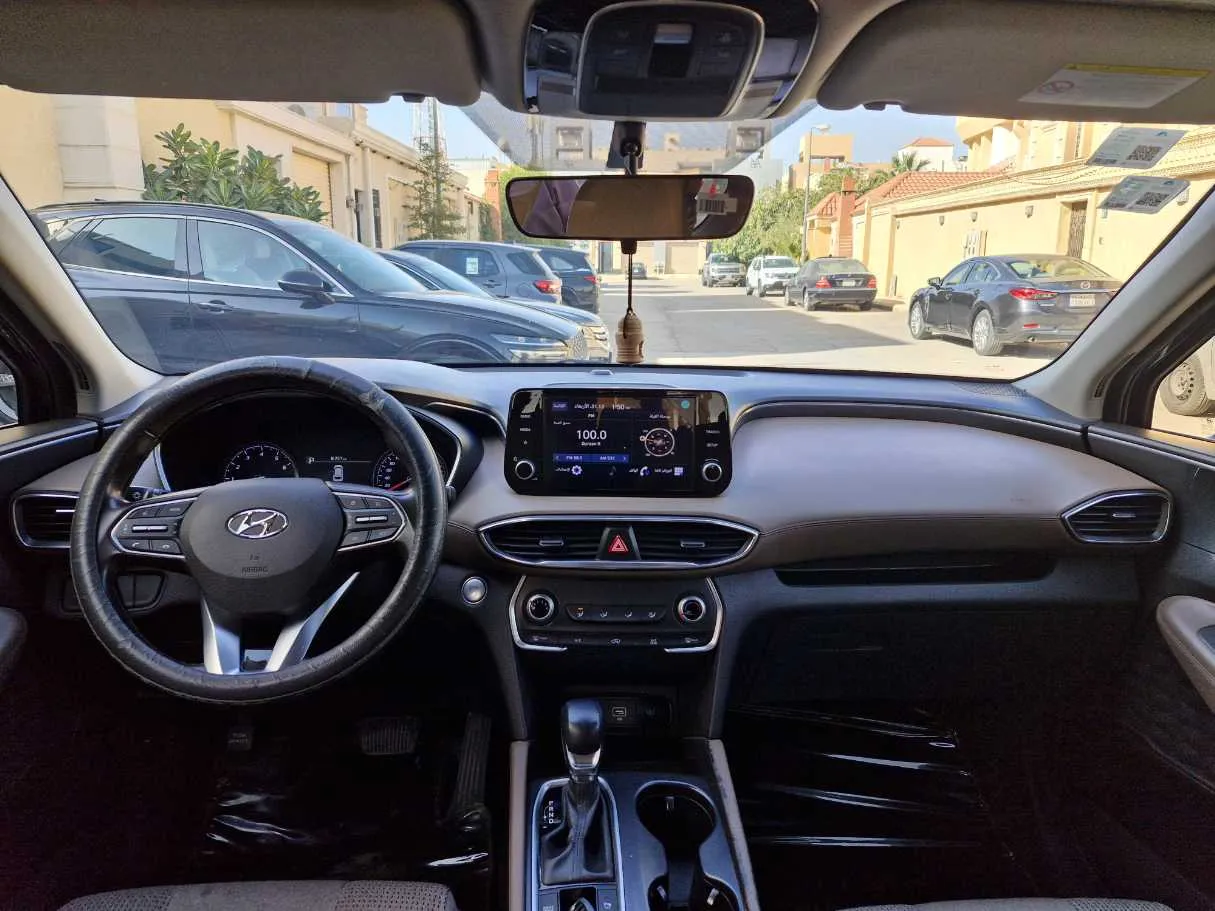 Car image 17