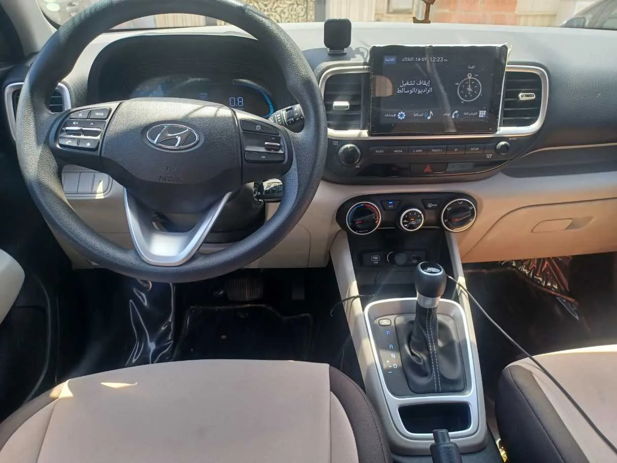 Car image 17