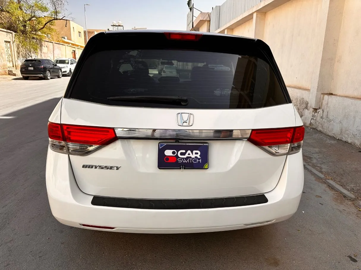 Car image 6