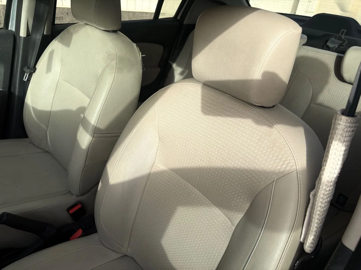 Car image 24