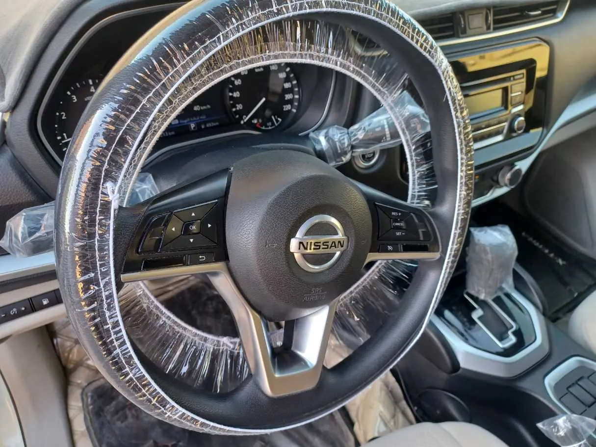 Car image 19