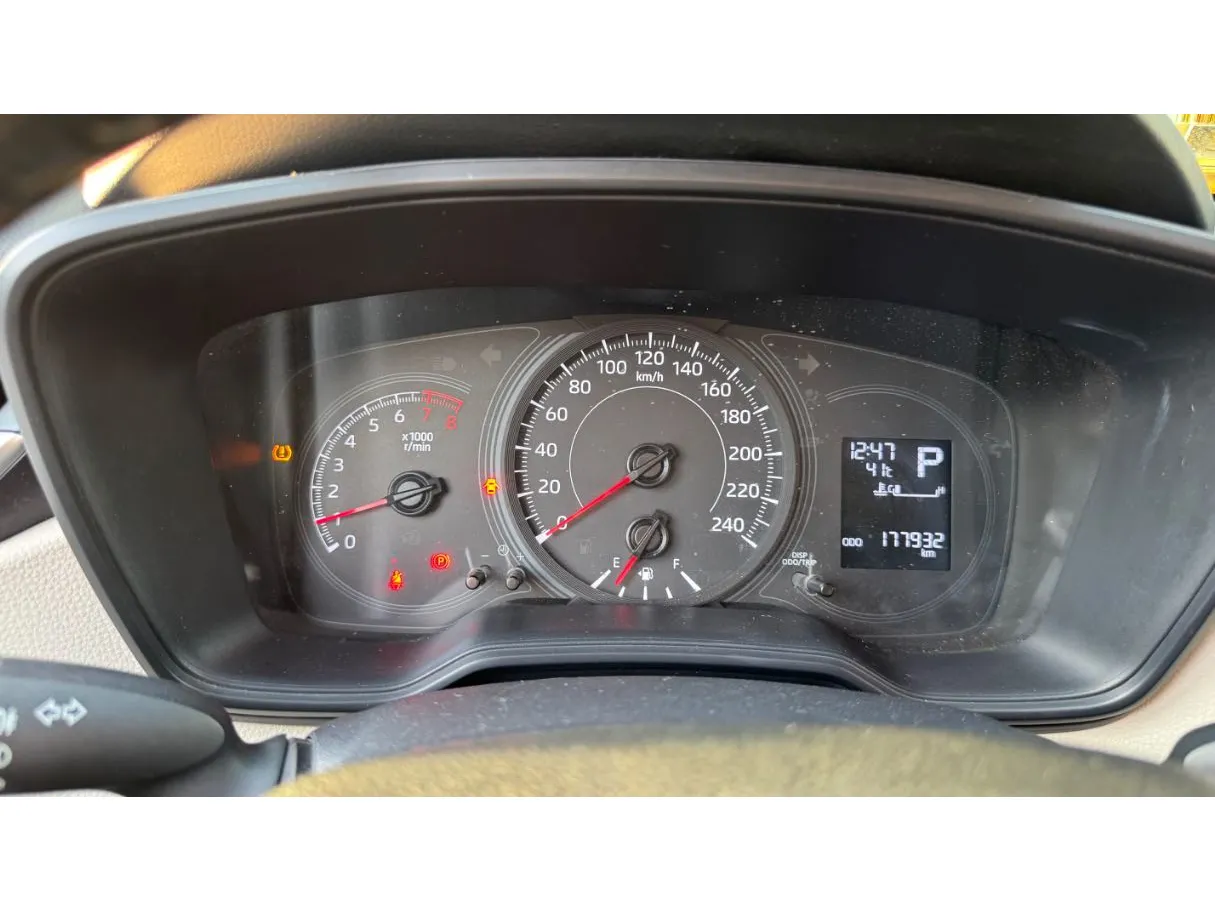 Car image 19