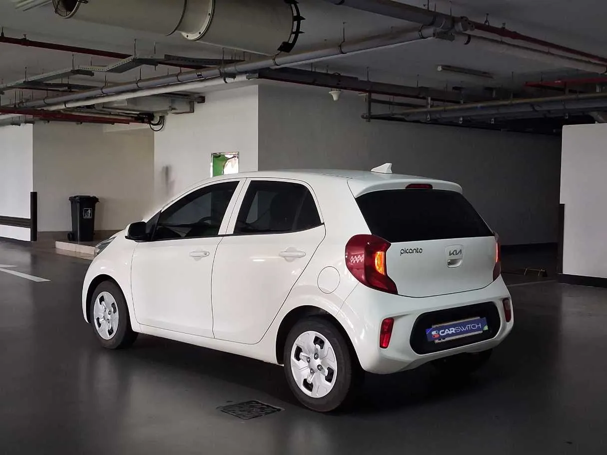 Car image 7