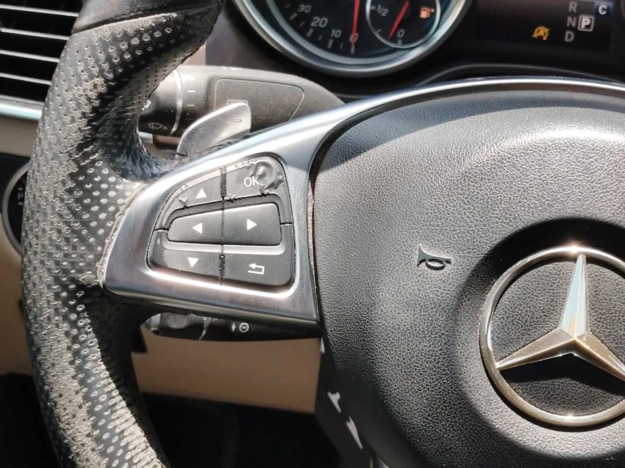 Car image 34