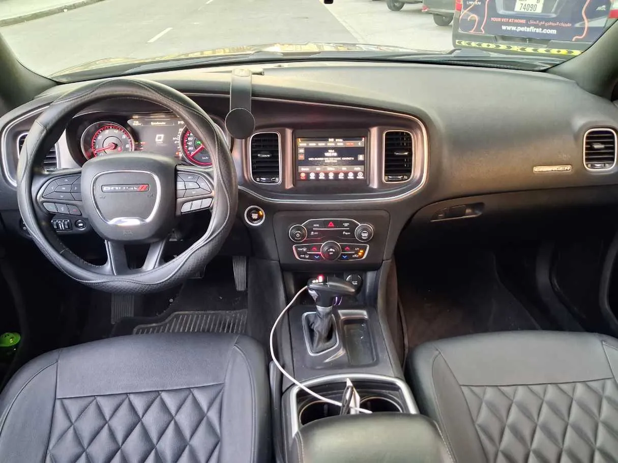 Car image 15