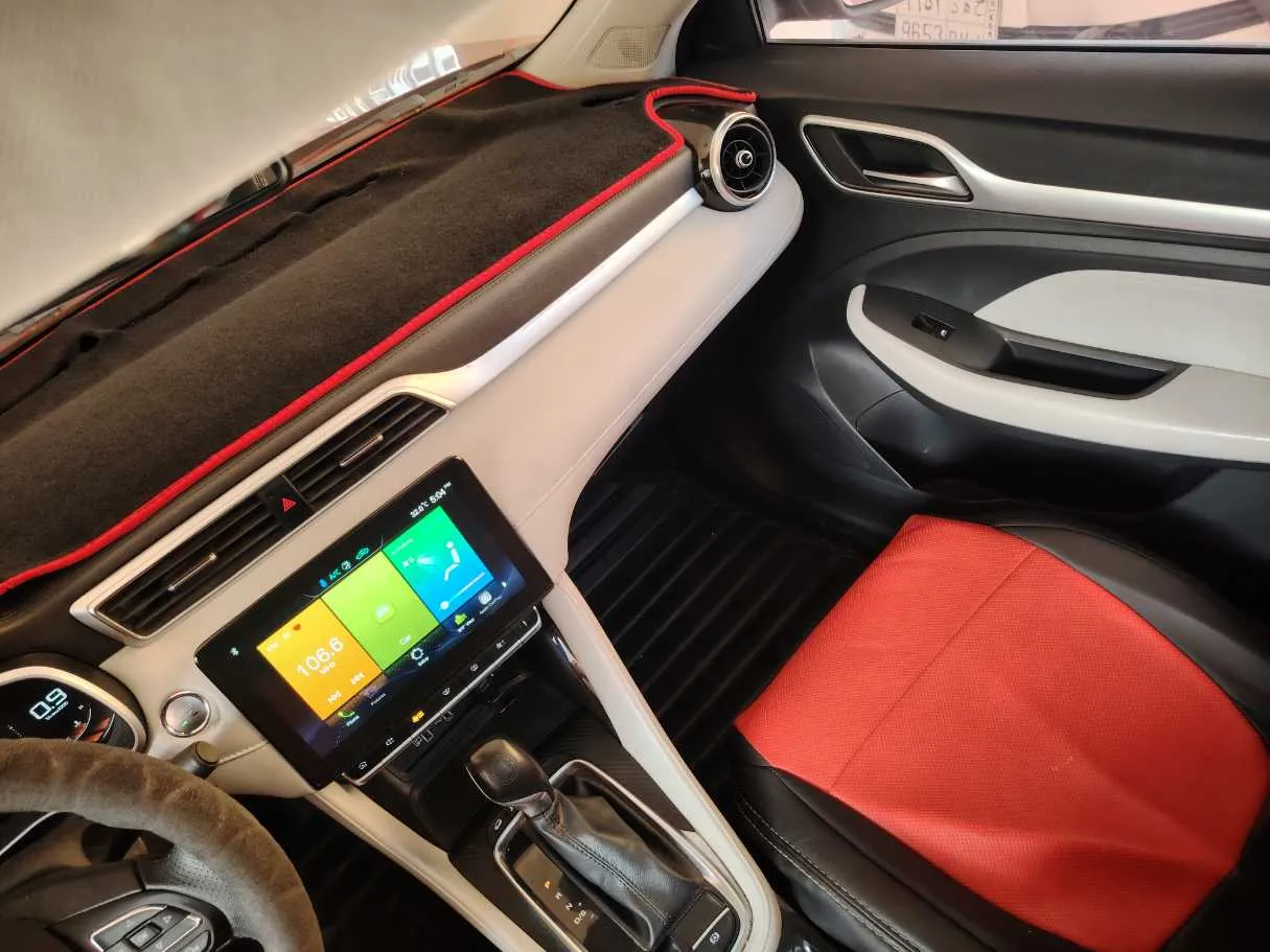 Car image 24