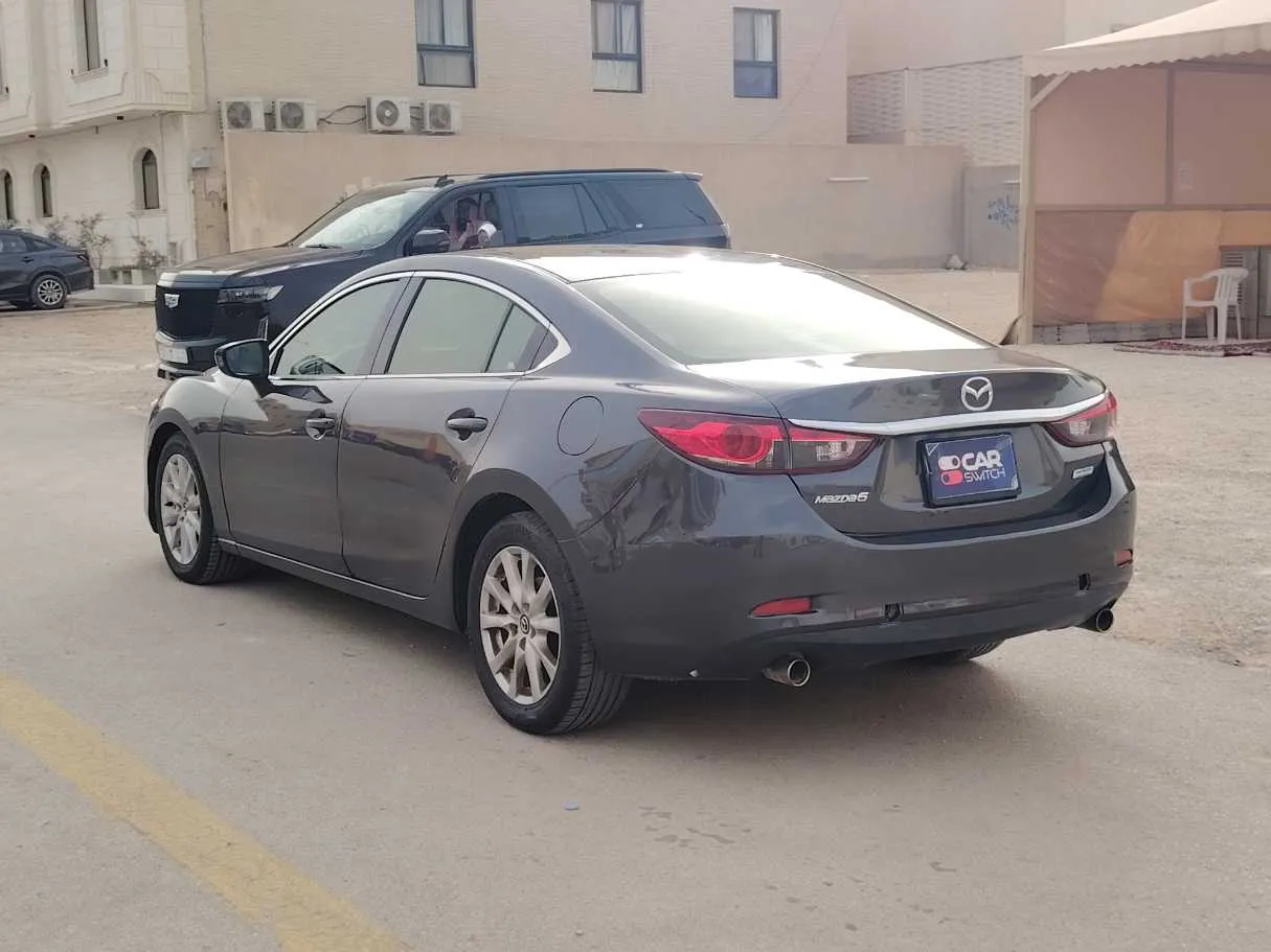 Car image 7