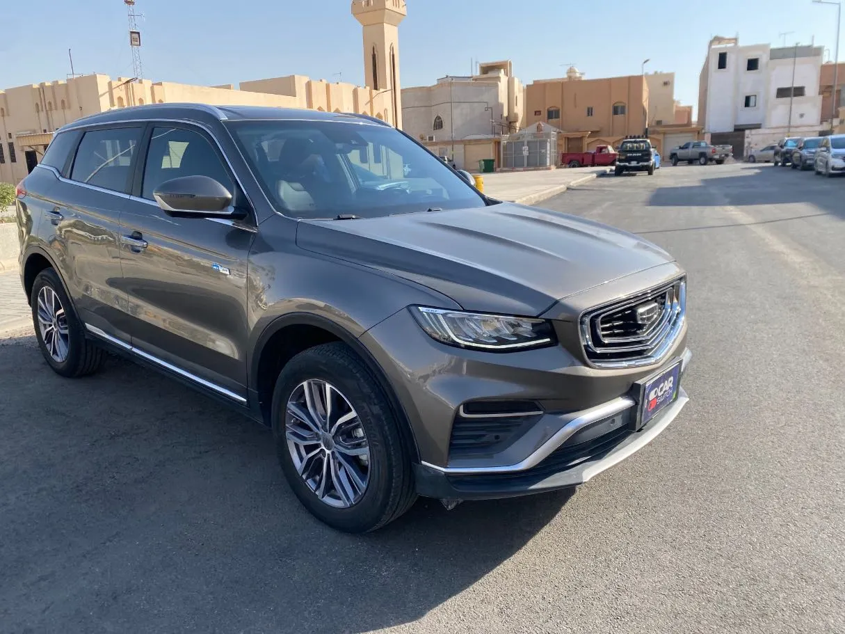Car image 3