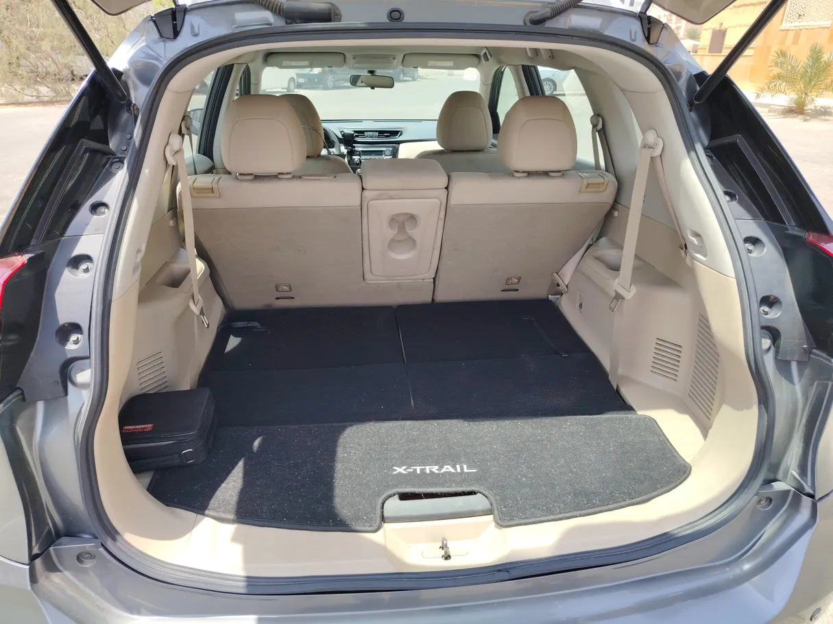 Car image 26