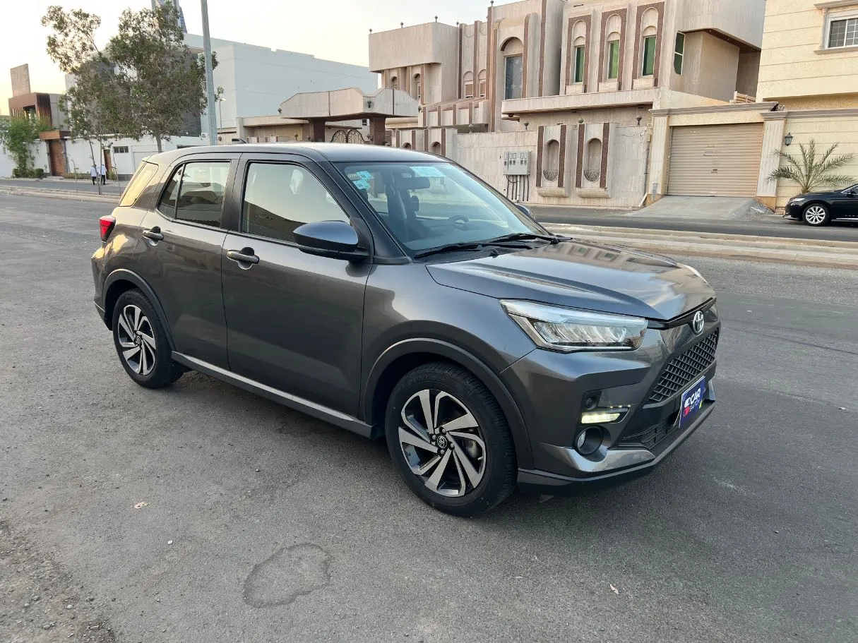 Car image 3