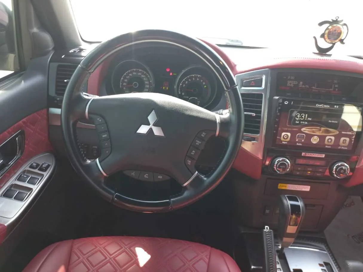 Car image 26