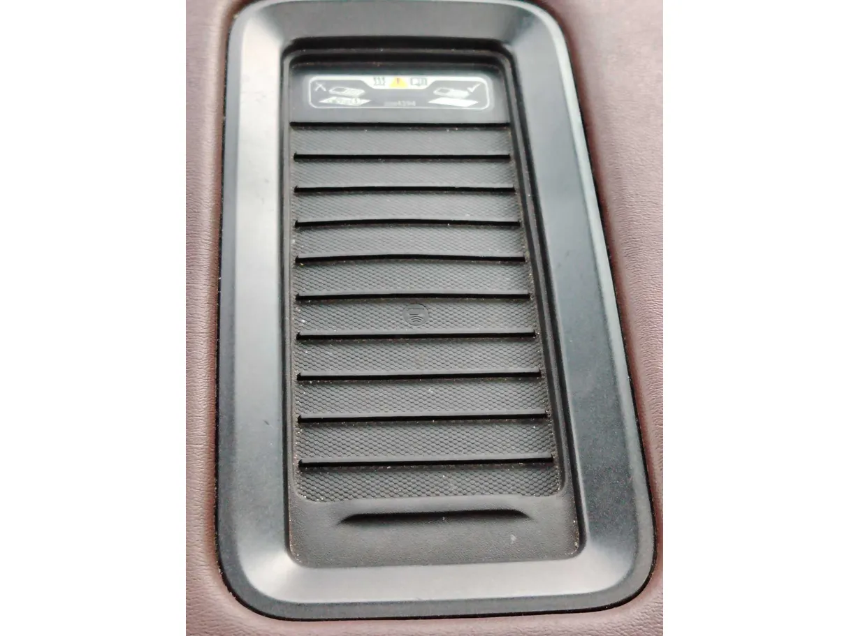 Car image 37