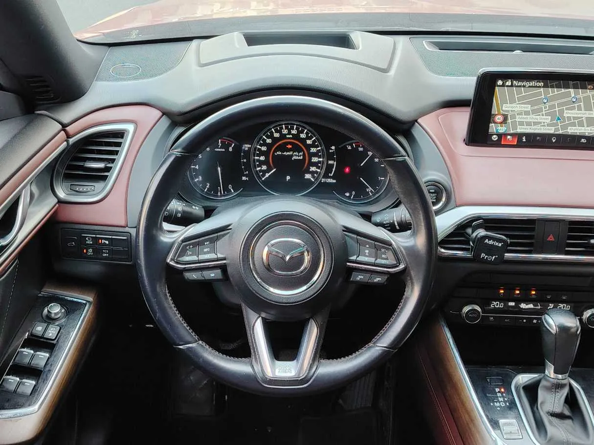 Car image 25