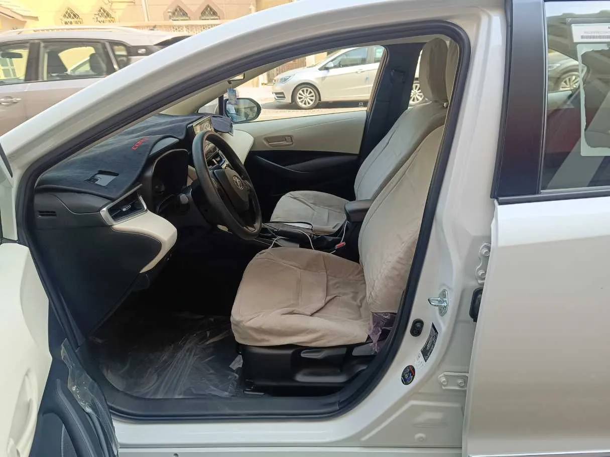 Car image 14