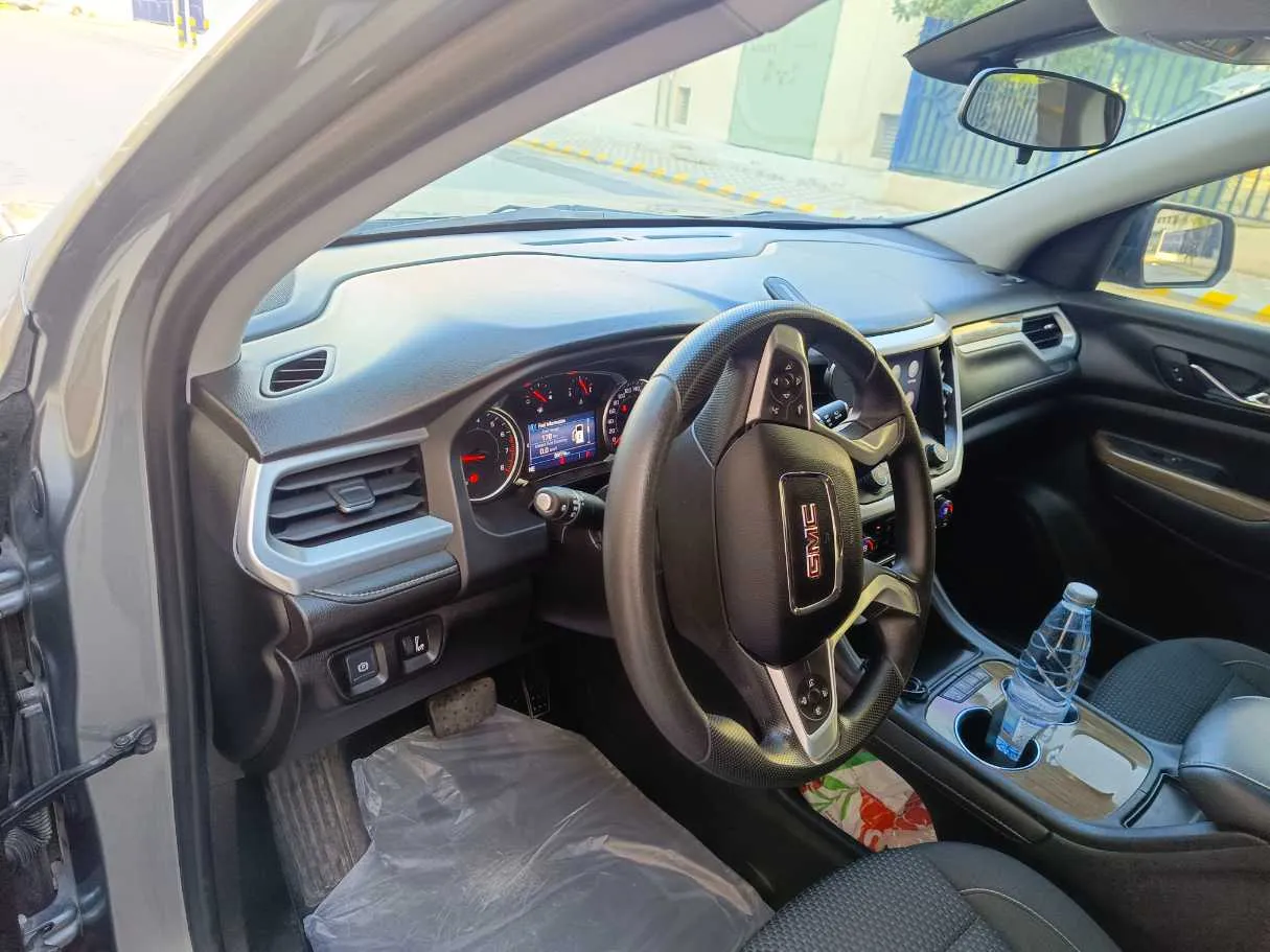 Car image 16