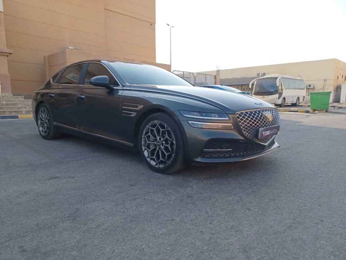 Car image 3