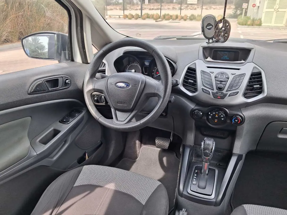 Car image 17
