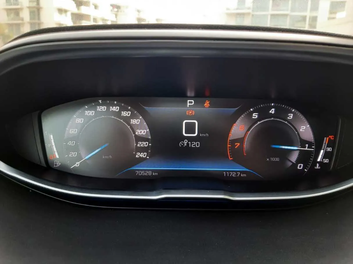 Car image 18