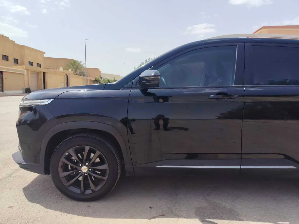 Car image 9