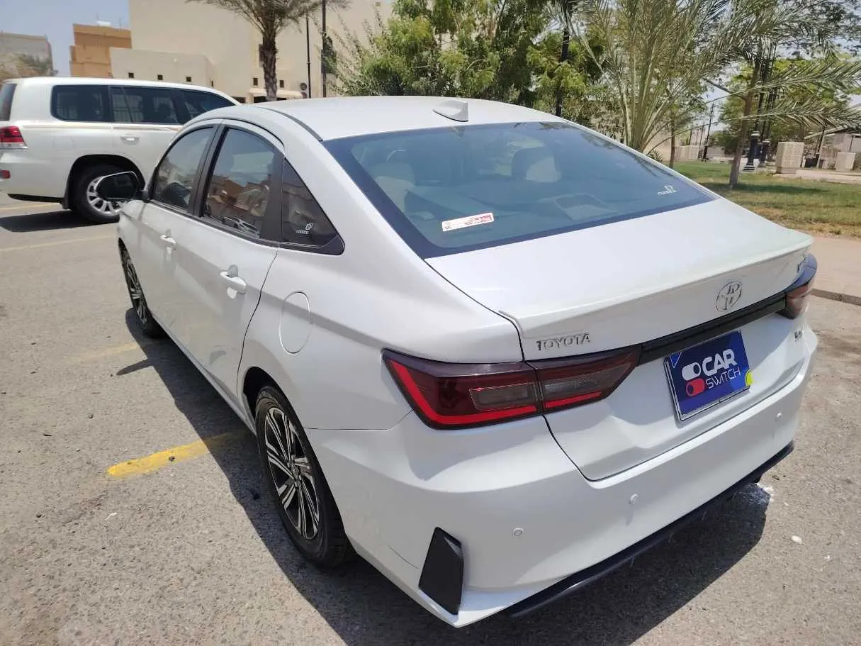 Car image 7