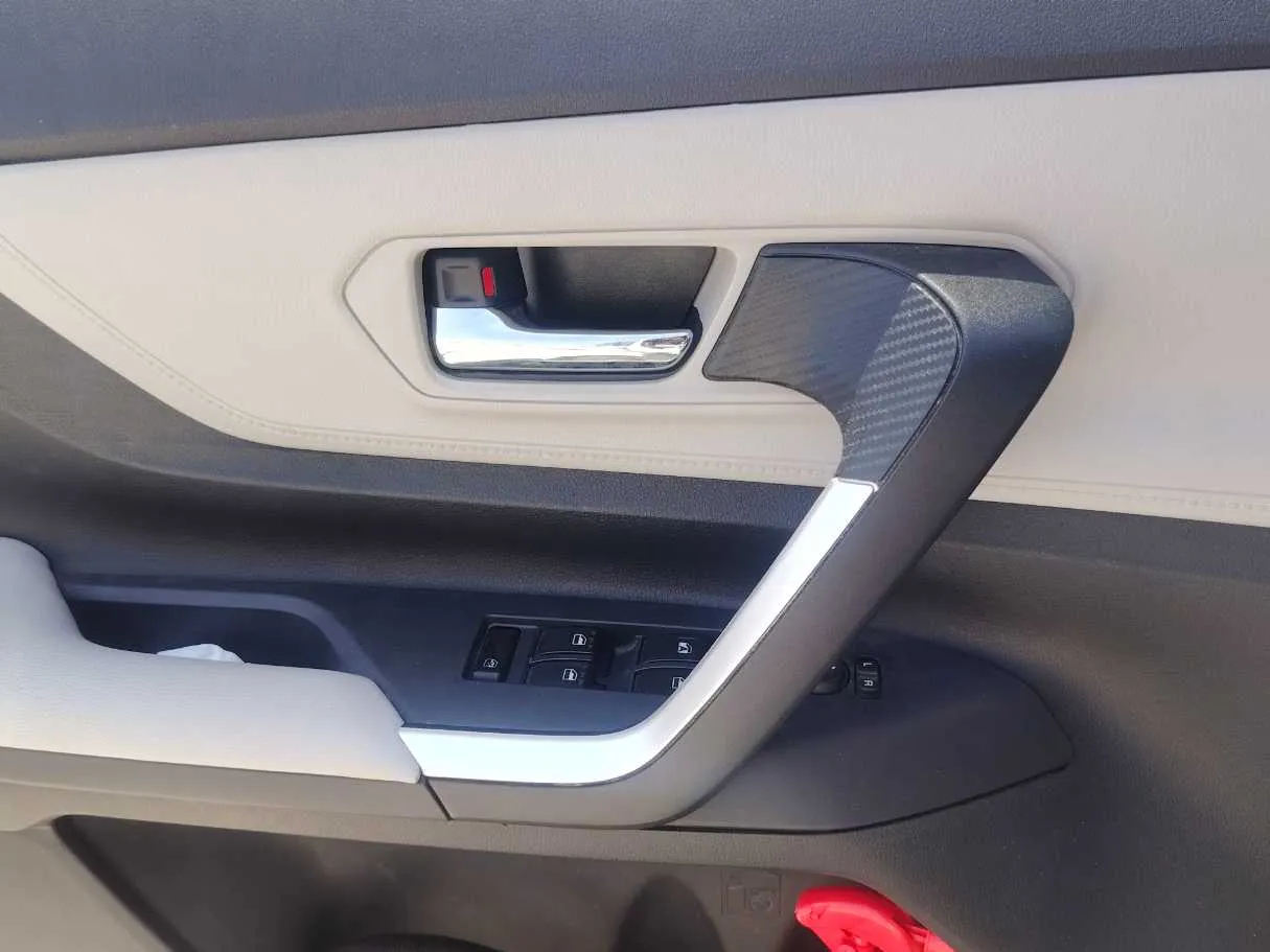 Car image 22