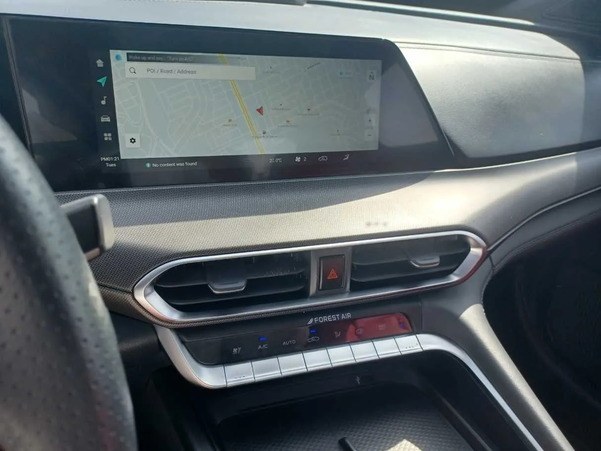 Car image 18