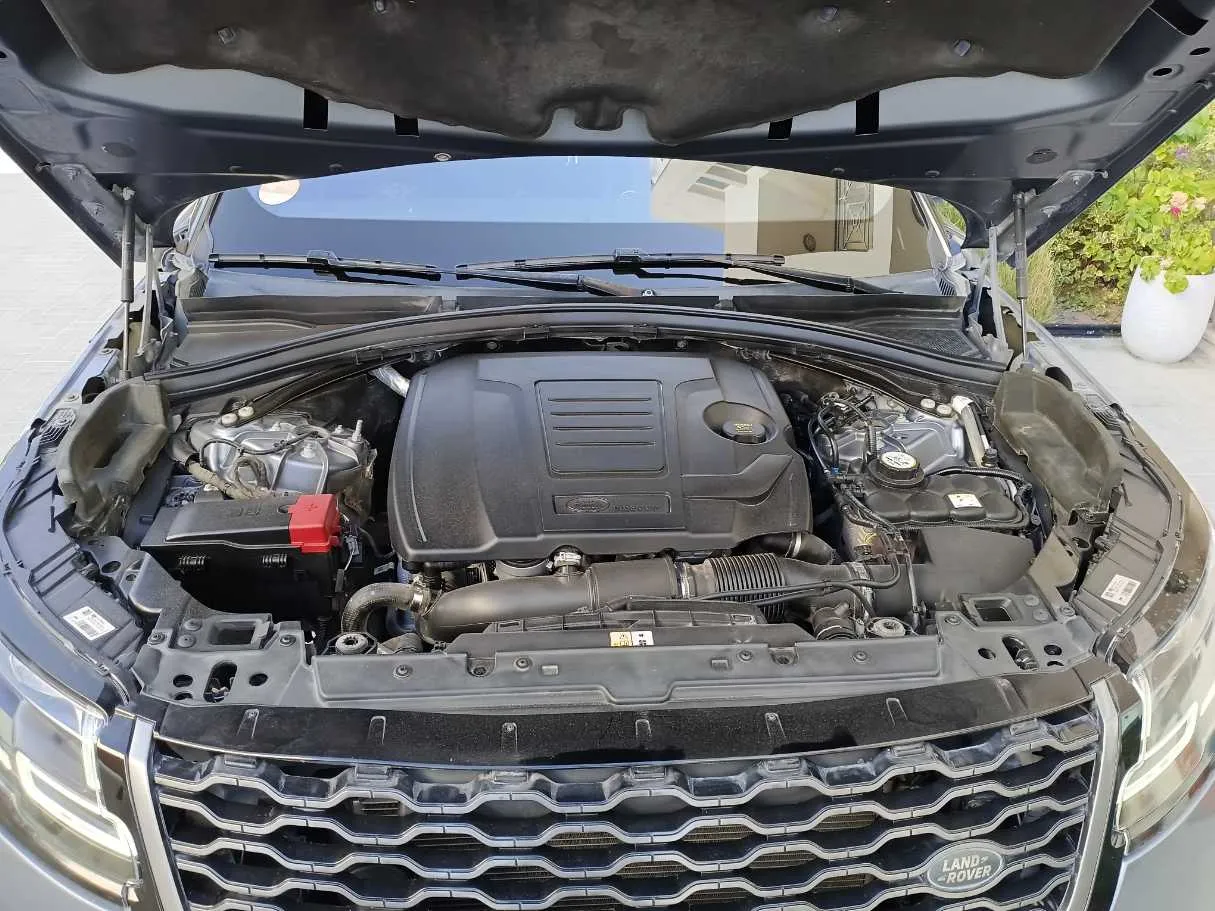 Car image 26