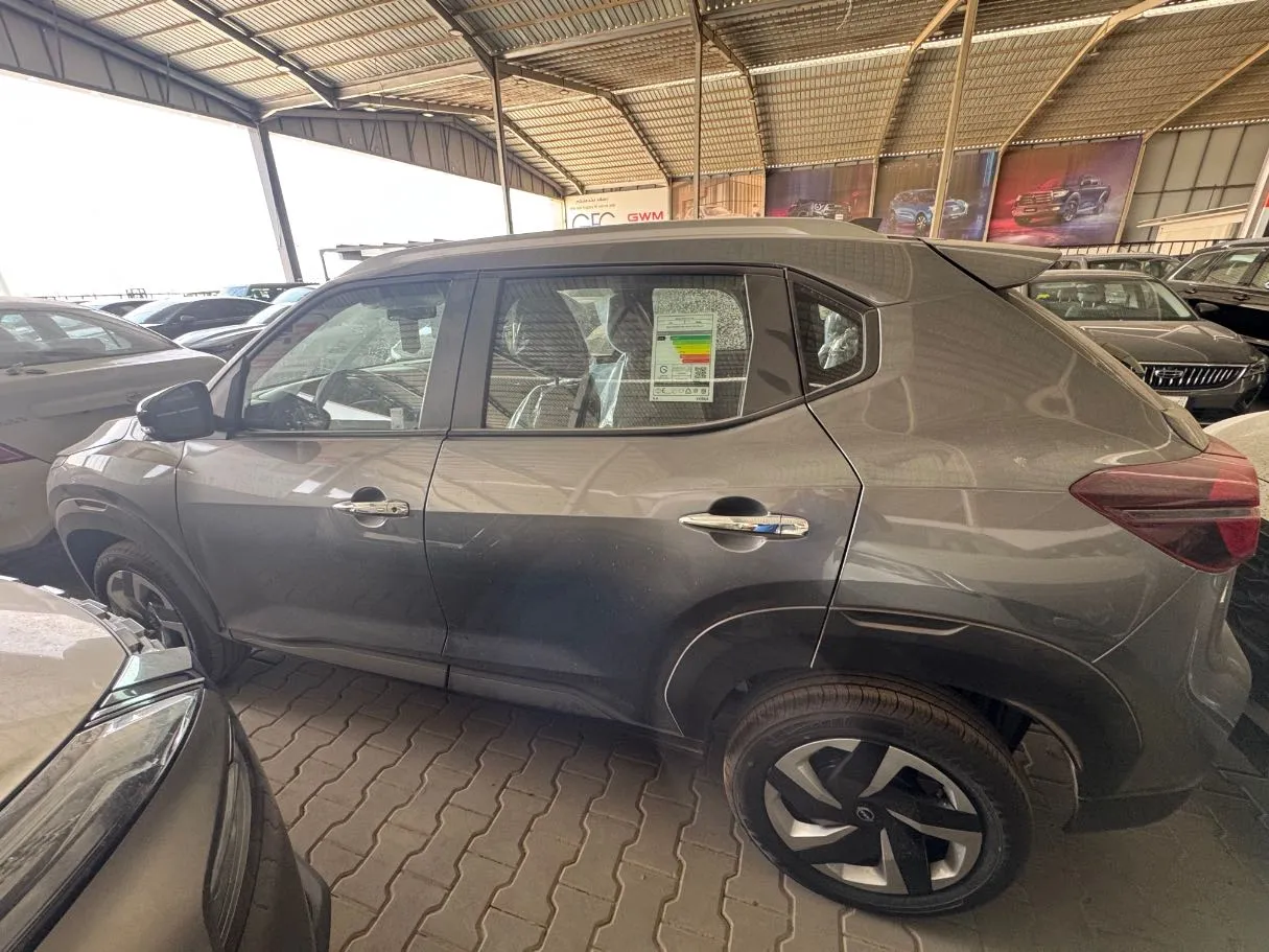 Car image 6