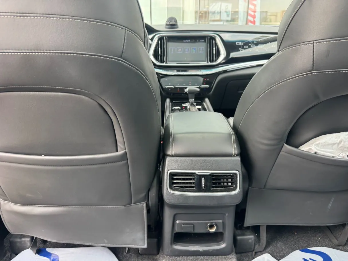 Car image 21