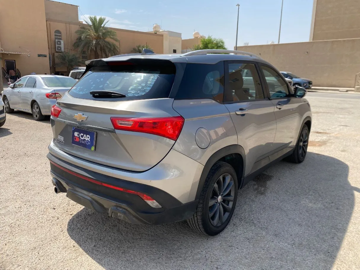 Car image 5