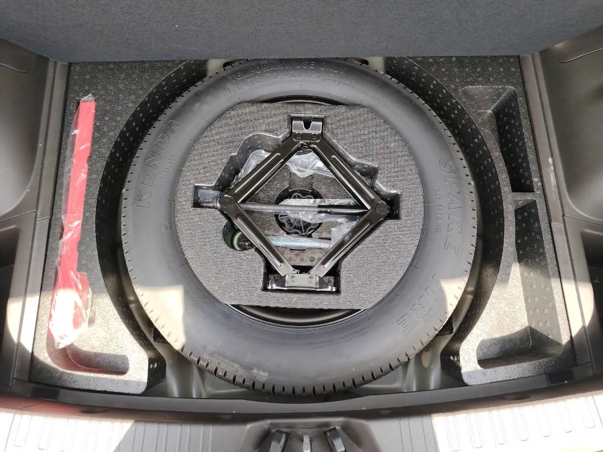 Car image 35