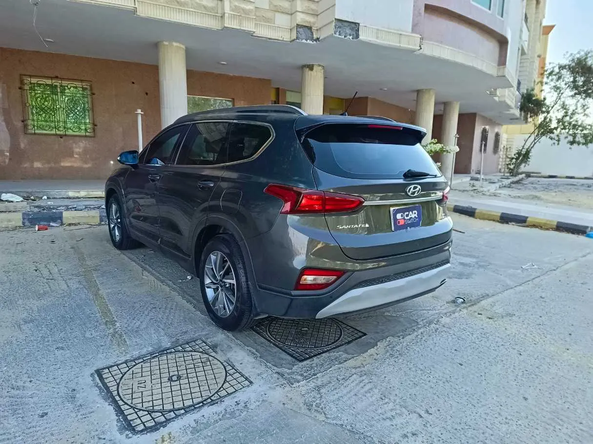 Car image 7