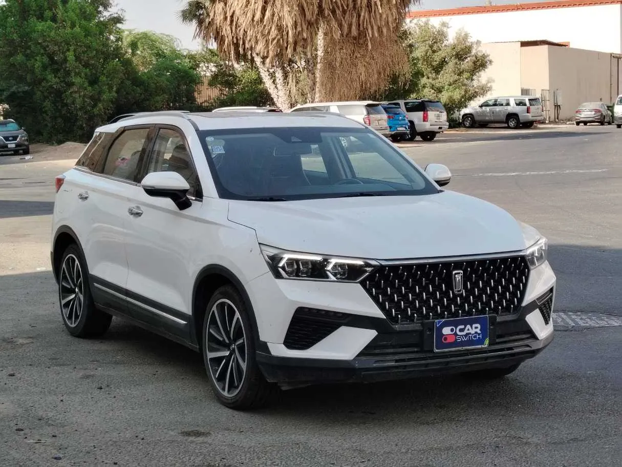 Car image 3