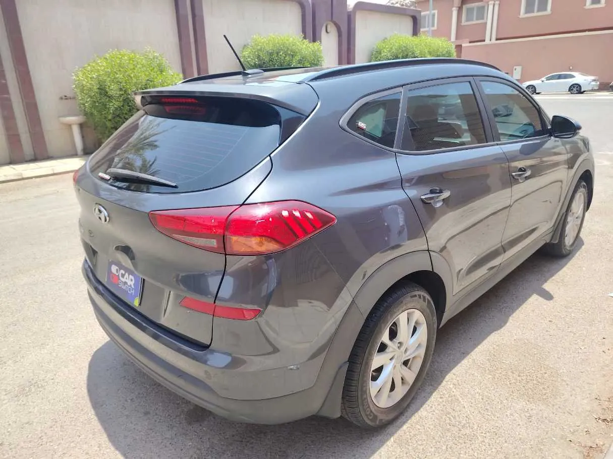 Car image 6