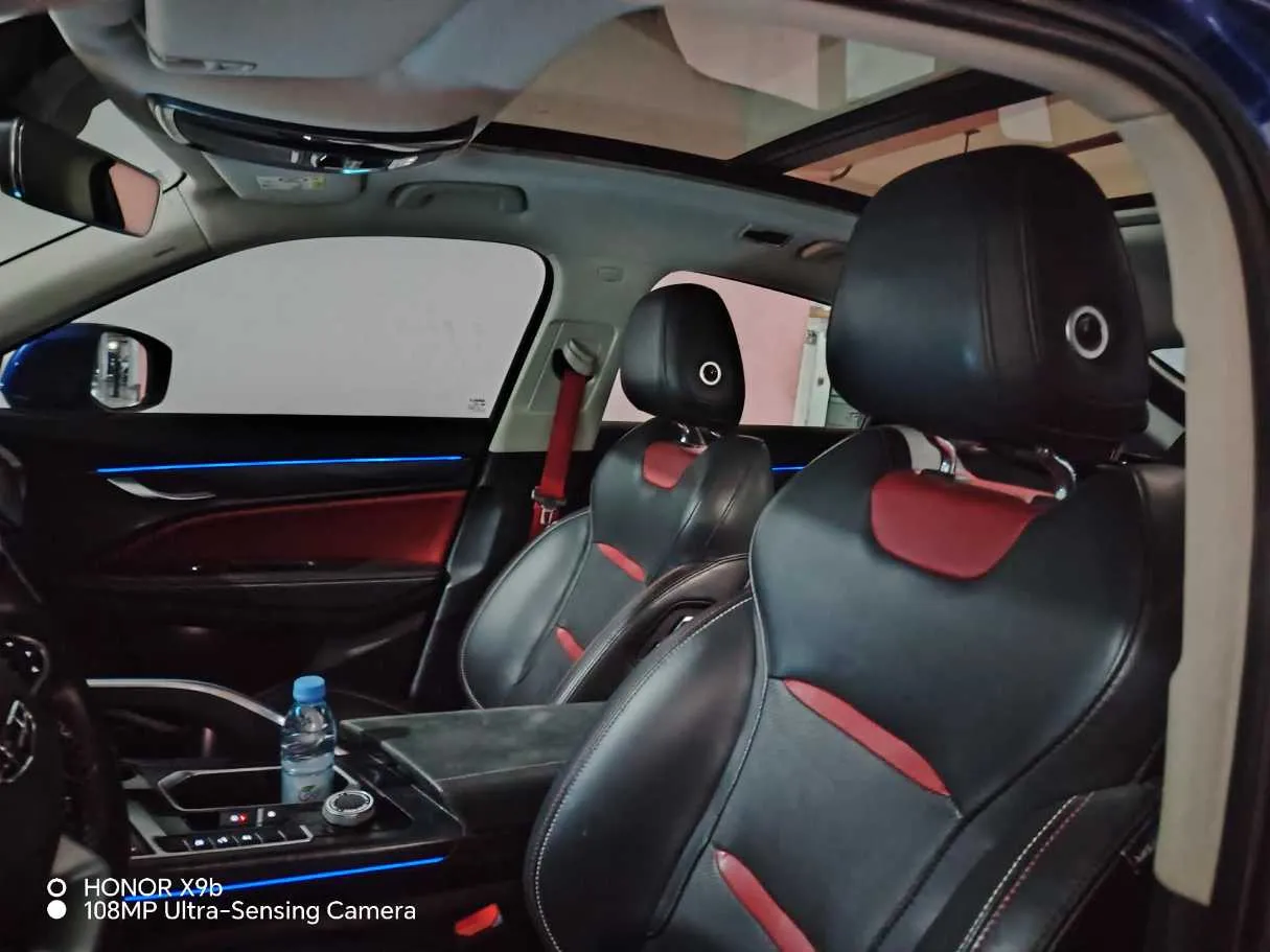 Car image 16