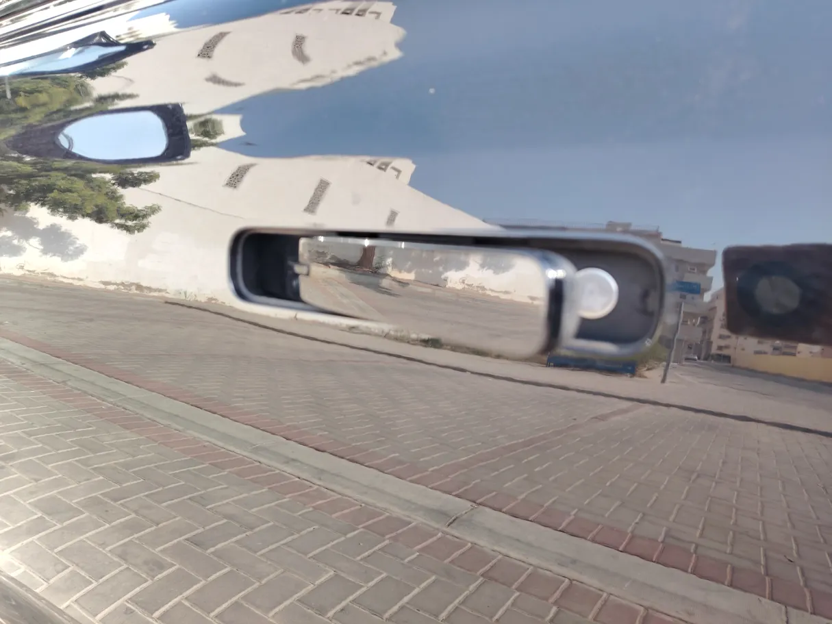 Car image 28