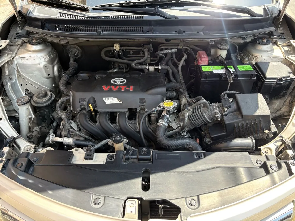 Car image 25