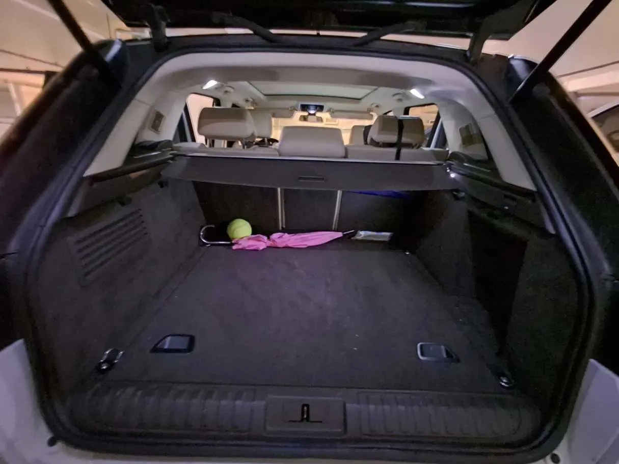 Car image 34