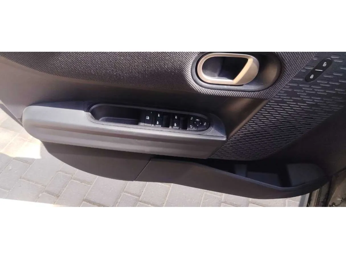 Car image 22