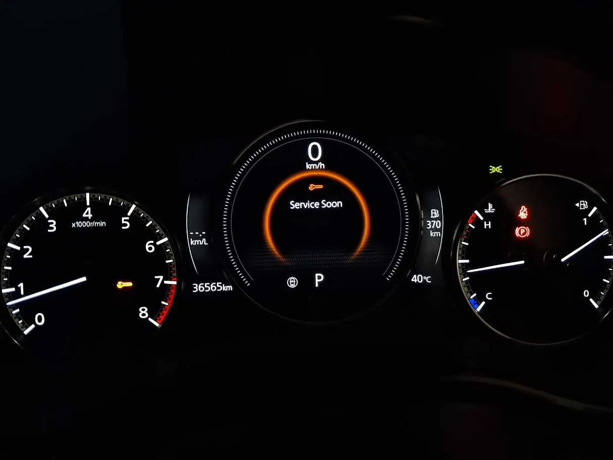 Car image 19