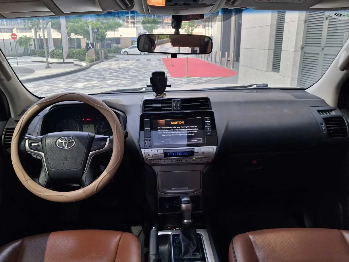 Car image 16
