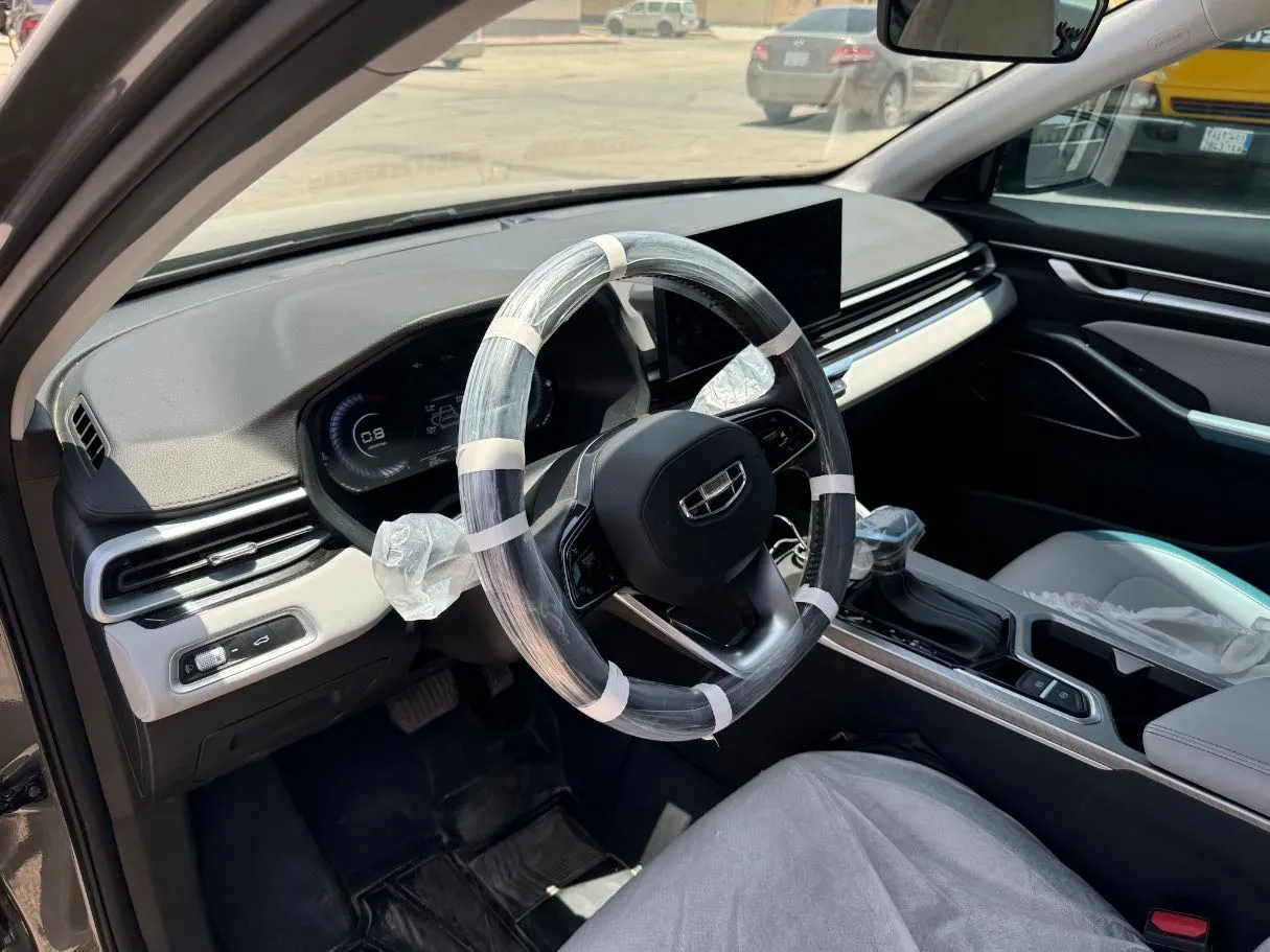 Car image 11