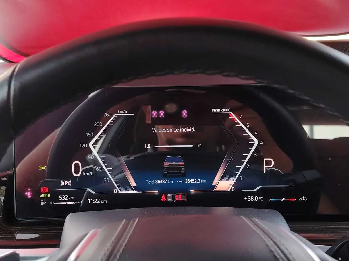 Car image 27