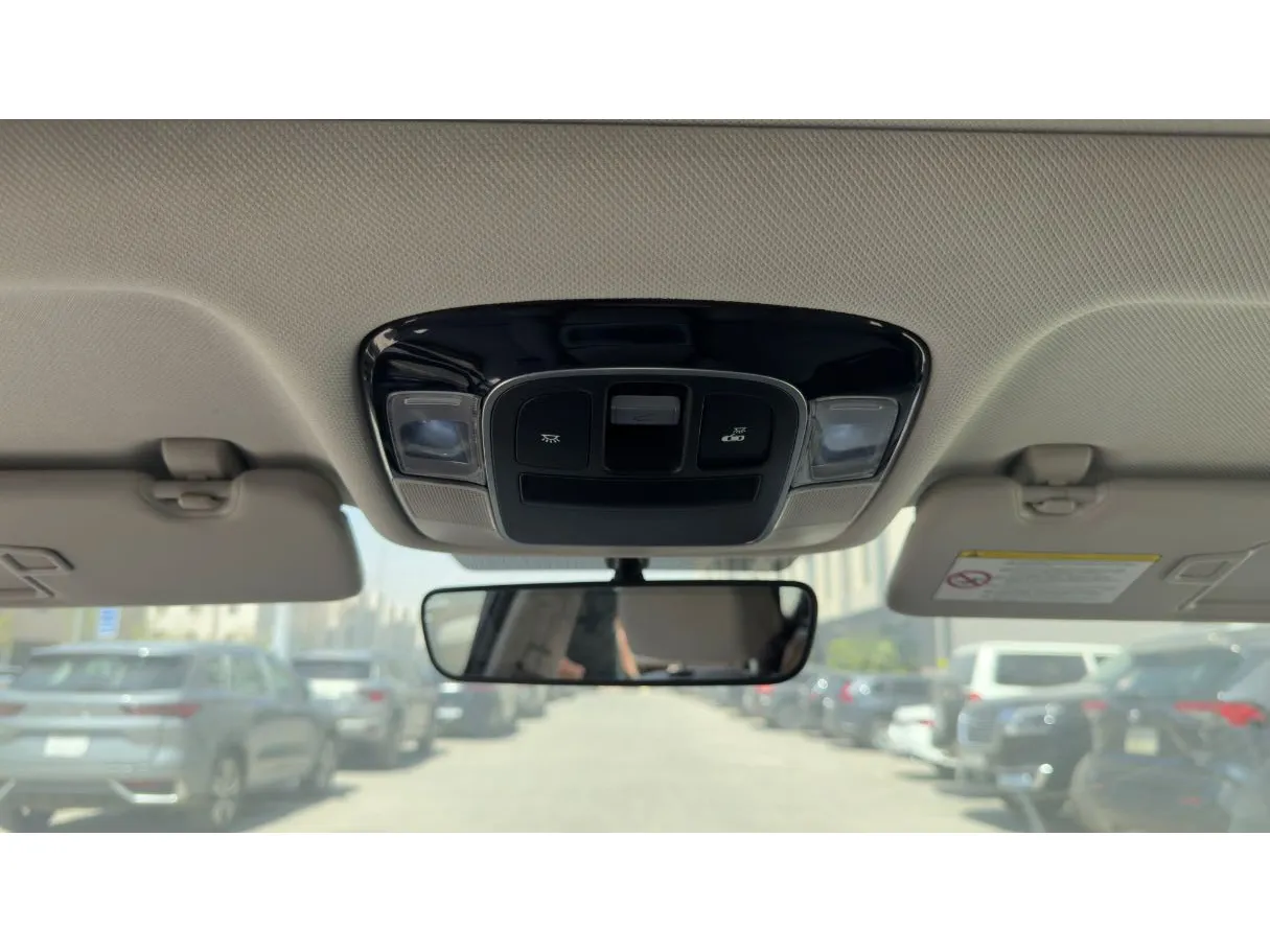 Car image 24