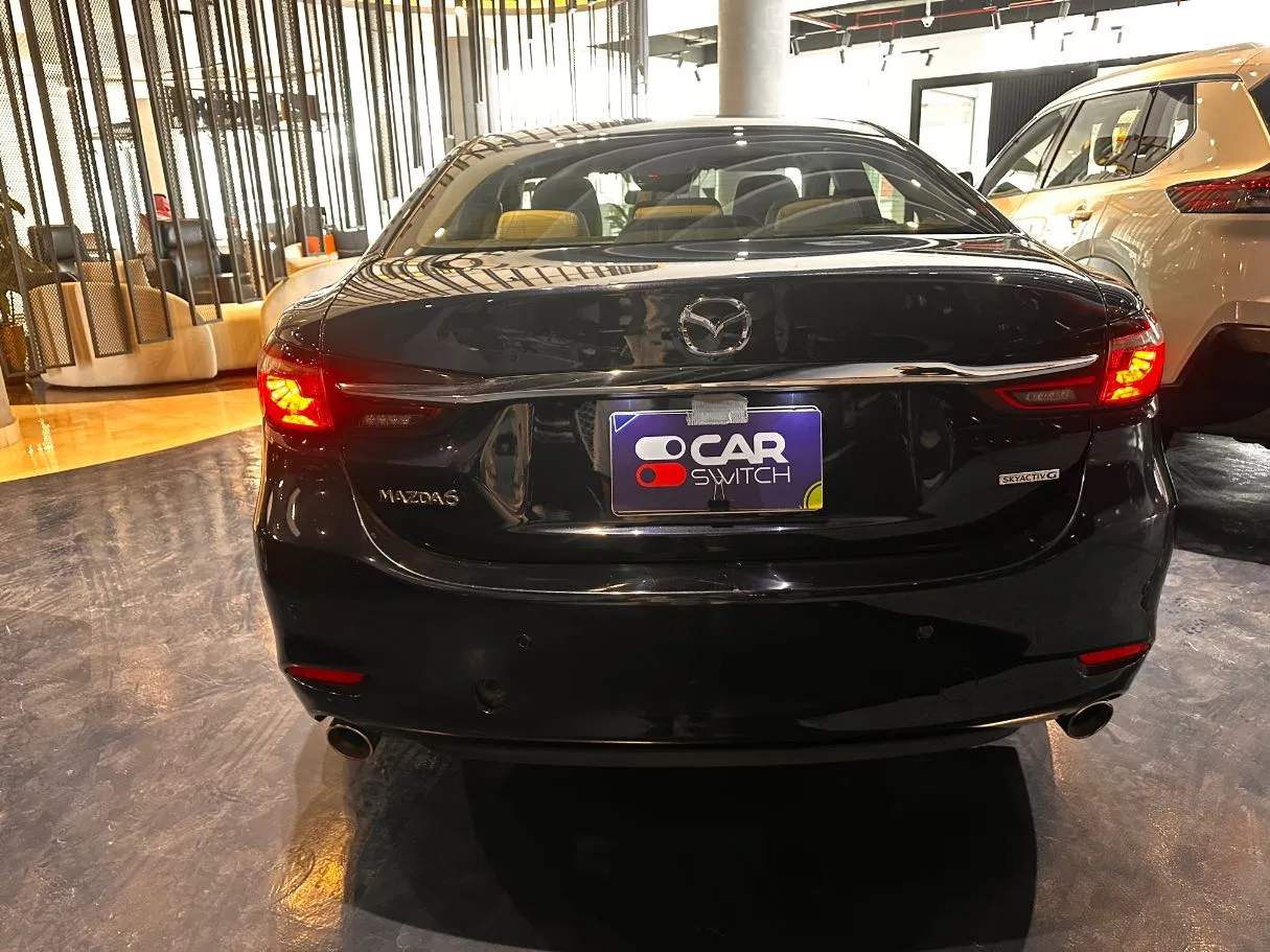 Car image 5