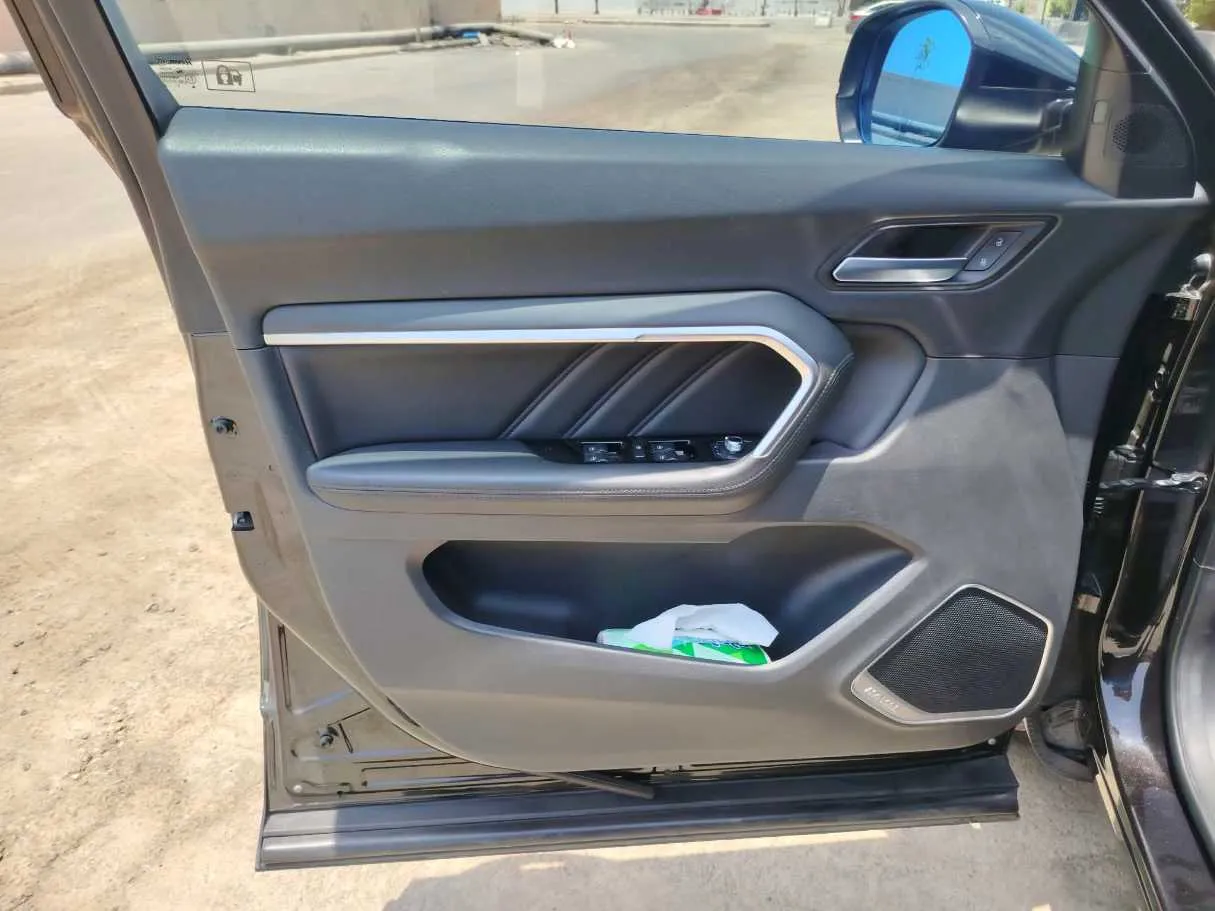 Car image 35