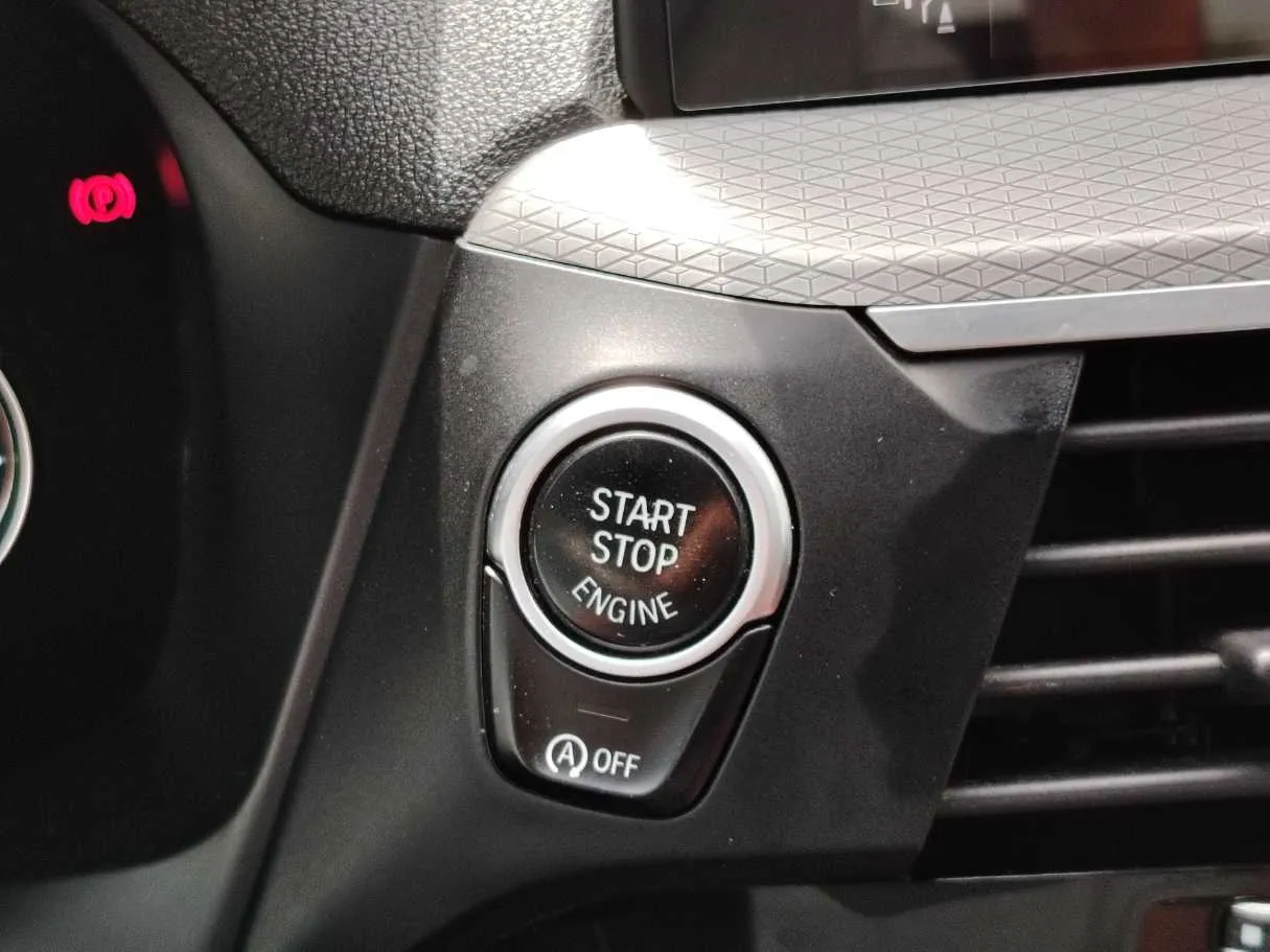 Car image 29