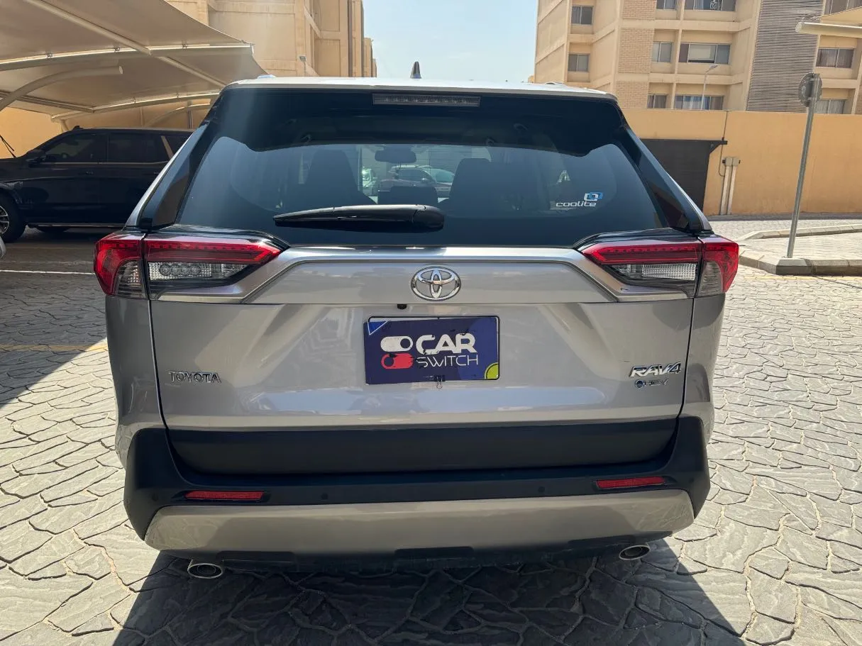 Car image 6