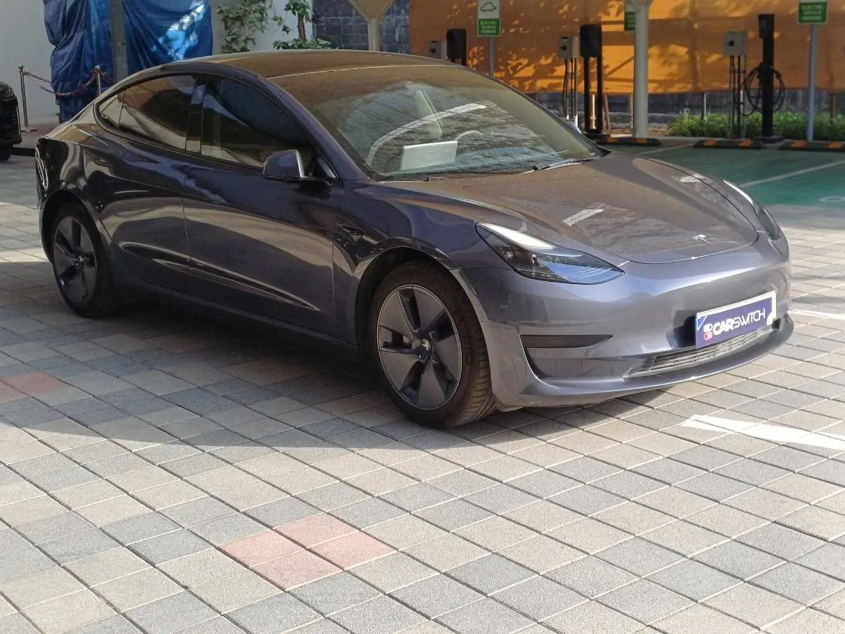 Car image 3